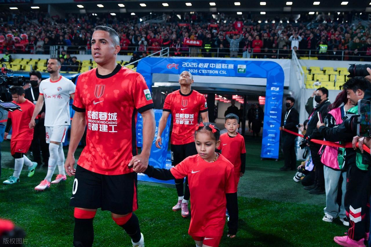 新2足球网址-足协还在等什么？国足潜在归化大牌两场比赛1球1助攻，已会唱国歌