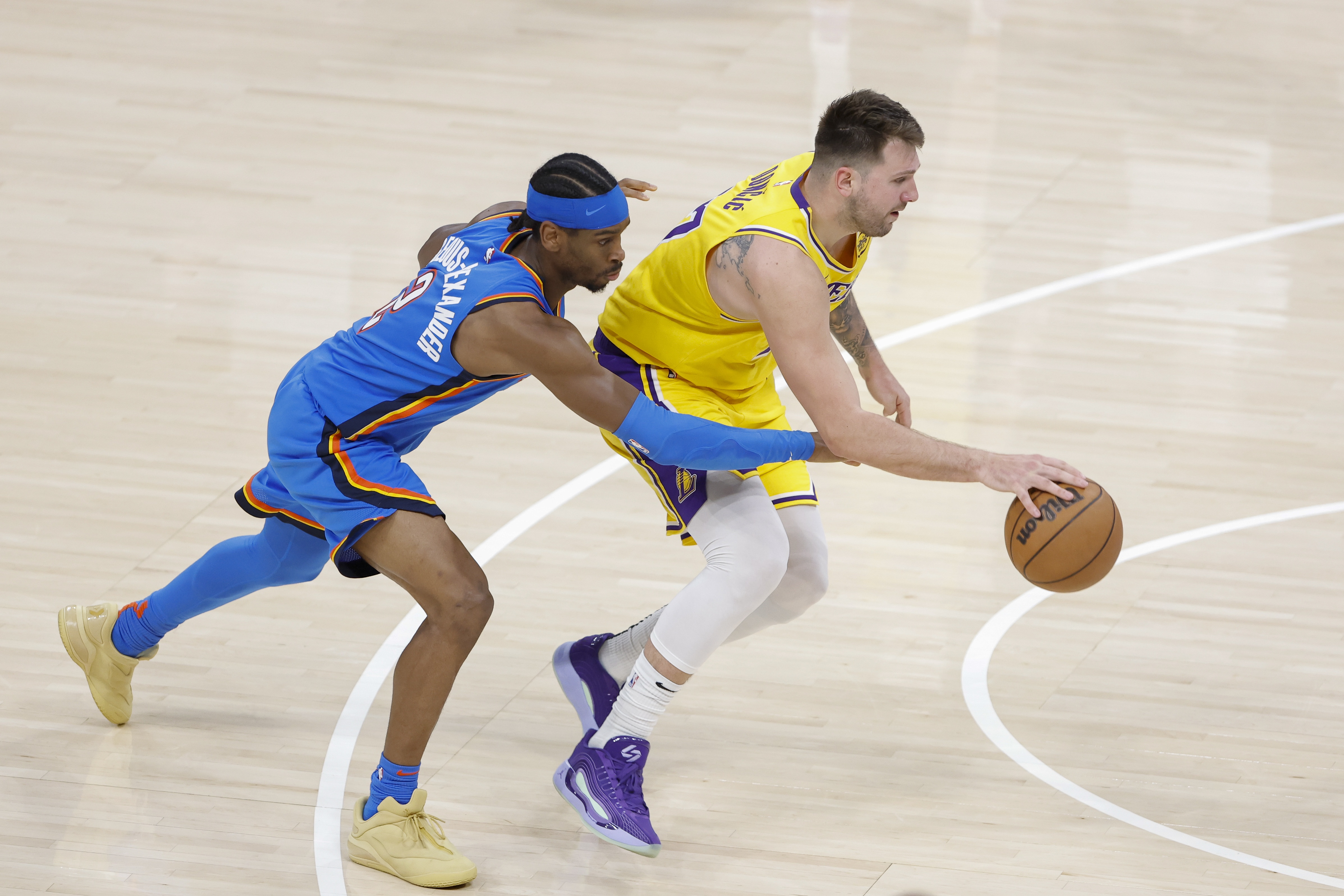 新2皇冠登录-太卷了！西部前三三月战绩：雷霆14-1 马刺14-2 湖人15-2